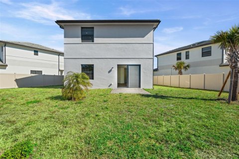 Villa ou maison à louer à Lakewood Ranch, Floride: 4 chambres, 225.2 m2 № 2294538 - photo 3