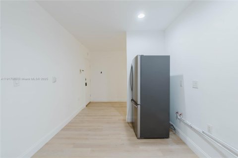 Condo in Miami Beach, Florida, 1 bedroom  № 1973577 - photo 6