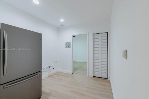 Condo in Miami Beach, Florida, 1 bedroom  № 1973577 - photo 7