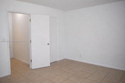 Appartement à louer à Hollywood, Floride: 1 chambre, 69.68 m2 № 2008518 - photo 10