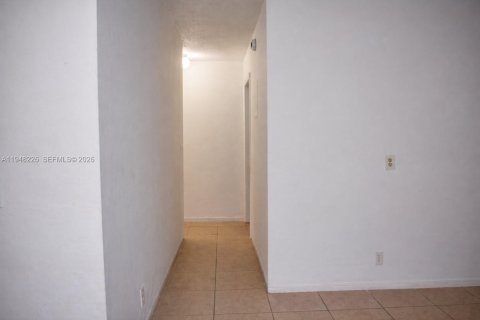 Appartement à louer à Hollywood, Floride: 1 chambre, 69.68 m2 № 2008518 - photo 6