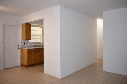 Appartement à louer à Hollywood, Floride: 1 chambre, 69.68 m2 № 2008518 - photo 4
