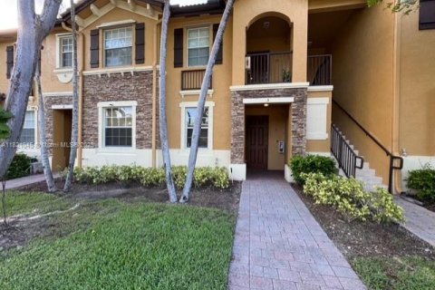 Condominio en venta en Cutler Bay, Florida, 3 dormitorios, 106.84 m2 № 1813994 - foto 1
