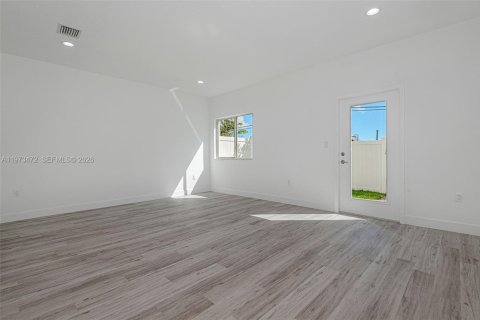 Adosado en alquiler en Pompano Beach, Florida, 3 dormitorios, 125.23 m2 № 2034058 - foto 9