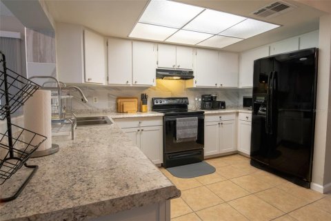 House in Kissimmee, Florida 4 bedrooms, 158.86 sq.m. № 1832851 - photo 11