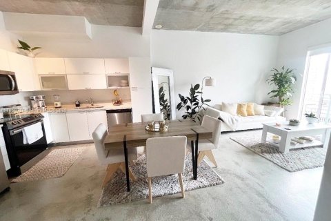 Condo in Miami, Florida, 1 bedroom  № 1857097 - photo 3