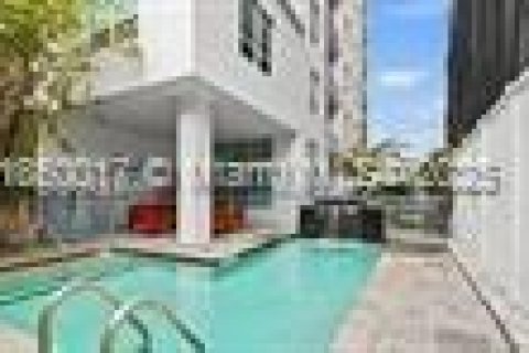 Condo in Miami, Florida, 1 bedroom  № 1857097 - photo 11