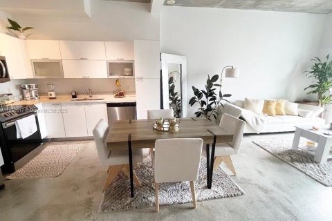 Condo in Miami, Florida, 1 bedroom  № 1857097 - photo 5