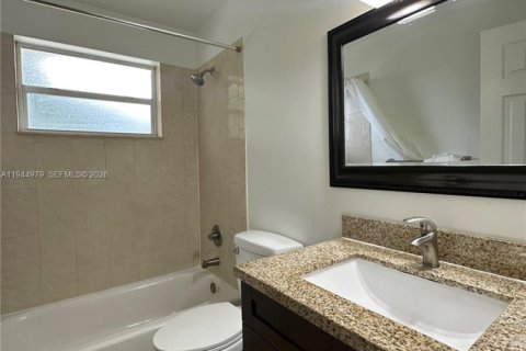 Villa ou maison à louer à Pompano Beach, Floride № 2001211 - photo 12