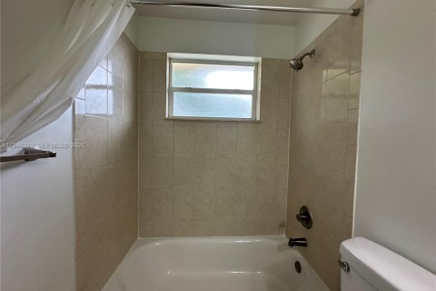 Villa ou maison à louer à Pompano Beach, Floride № 2001211 - photo 11