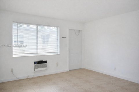 Condo in Hallandale Beach, Florida, 2 bedrooms  № 1998570 - photo 5