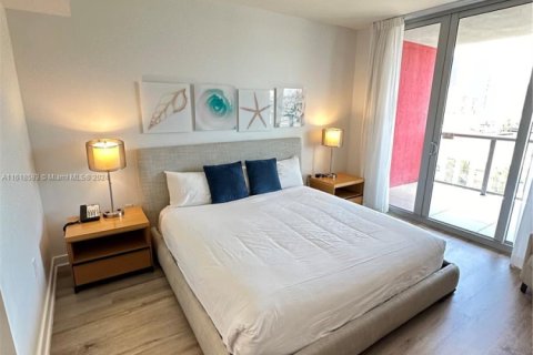 Condo in Hallandale Beach, Florida, 2 bedrooms  № 2076718 - photo 29