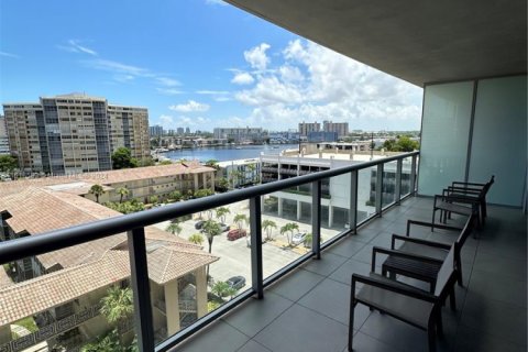 Condo in Hallandale Beach, Florida, 2 bedrooms  № 2076718 - photo 20