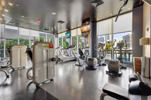 Condo in Hallandale Beach, Florida, 2 bedrooms  № 2076718 - photo 10