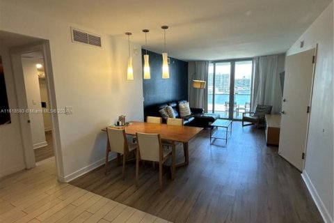 Condo in Hallandale Beach, Florida, 2 bedrooms  № 2076718 - photo 13