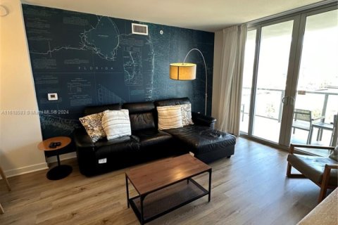 Condo in Hallandale Beach, Florida, 2 bedrooms  № 2076718 - photo 17