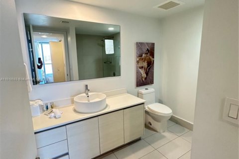 Condo in Hallandale Beach, Florida, 2 bedrooms  № 2076718 - photo 26