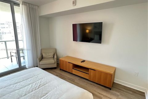 Condo in Hallandale Beach, Florida, 2 bedrooms  № 2076718 - photo 30