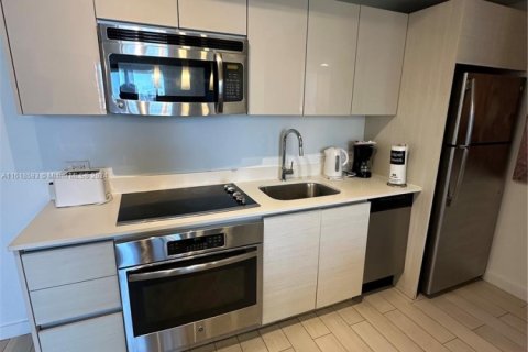 Condo in Hallandale Beach, Florida, 2 bedrooms  № 2076718 - photo 25