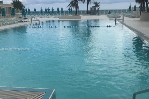 Condo in Hollywood, Florida  № 2346606 - photo 28