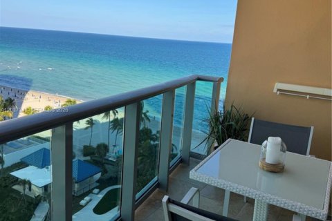 Condo in Hollywood, Florida  № 2346606 - photo 22