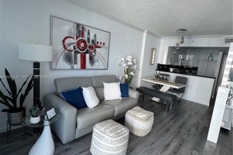 Condo in Hollywood, Florida  № 2346606 - photo 6