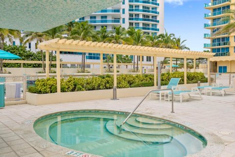 Condo in Hollywood, Florida  № 2346606 - photo 29