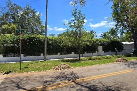 House in Miami, Florida 2 bedrooms, 120.59 sq.m. № 1896378 - photo 26