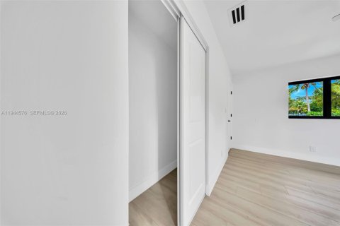 Casa en venta en North Miami, Florida, 3 dormitorios, 120.77 m2 № 2002398 - foto 15
