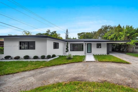 Casa en venta en North Miami, Florida, 3 dormitorios, 120.77 m2 № 2002398 - foto 3