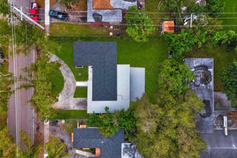 Casa en venta en North Miami, Florida, 3 dormitorios, 120.77 m2 № 2002398 - foto 11