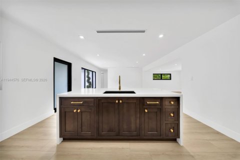 Casa en venta en North Miami, Florida, 3 dormitorios, 120.77 m2 № 2002398 - foto 25