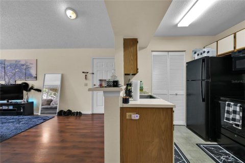 Condo in Orlando, Florida, 1 bedroom  № 1775685 - photo 12