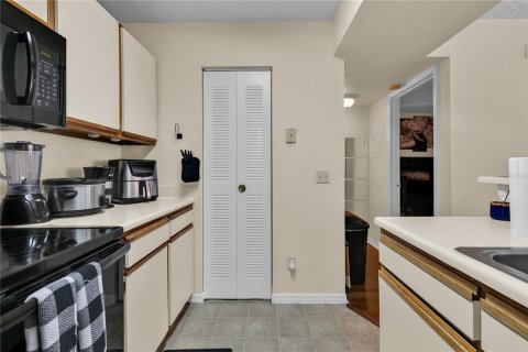 Condo in Orlando, Florida, 1 bedroom  № 1775685 - photo 15