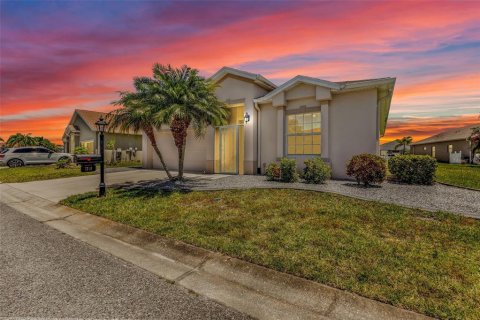 House in Punta Gorda, Florida 2 bedrooms, 130.25 sq.m. № 2144285