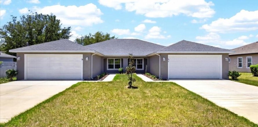 Commercial property in Palm Coast, Florida 8 bedrooms, 284.56 sq.m. № 2093486