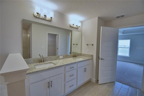 House in Auburndale, Florida 4 bedrooms, 204.38 sq.m. № 1242723 - photo 11