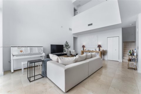 Copropriété à louer à Miami, Floride: 3 chambres, 163.79 m2 № 2363858 - photo 8