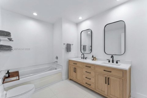 Copropriété à louer à Miami, Floride: 3 chambres, 163.79 m2 № 2363858 - photo 18