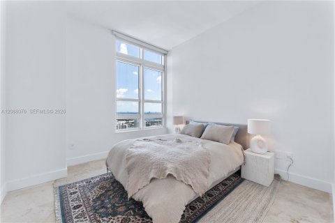 Copropriété à louer à Miami, Floride: 3 chambres, 163.79 m2 № 2363858 - photo 16