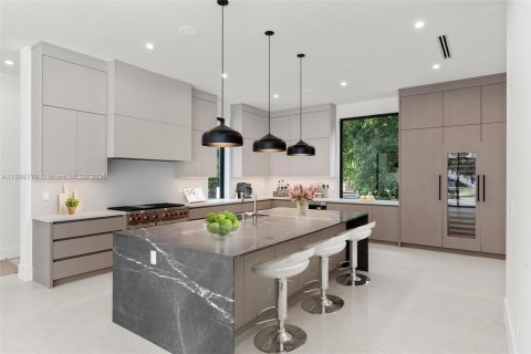 Купить виллу или дом в Пальметто-Бей, Флорида 6 спален, 674.75м2, № 1949596 - фото 11