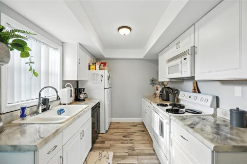 Touwnhouse à vendre à Winter Park, Floride: 2 chambres, 95.78 m2 № 1918691 - photo 11