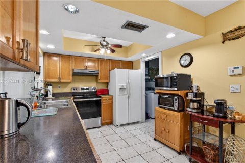 Casa en venta en Lauderdale Lakes, Florida, 2 dormitorios, 127.46 m2 № 2154594 - foto 12