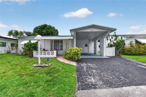 Casa en Lauderdale Lakes, Florida 2 dormitorios, 127.46 m2 № 2154594