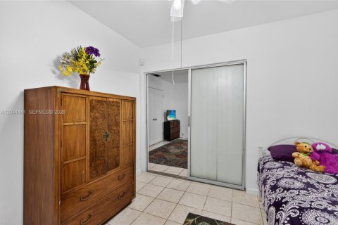 Casa en venta en Lauderdale Lakes, Florida, 2 dormitorios, 127.46 m2 № 2154594 - foto 26