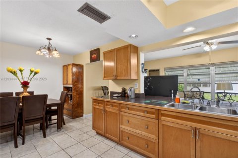 Casa en venta en Lauderdale Lakes, Florida, 2 dormitorios, 127.46 m2 № 2154594 - foto 10