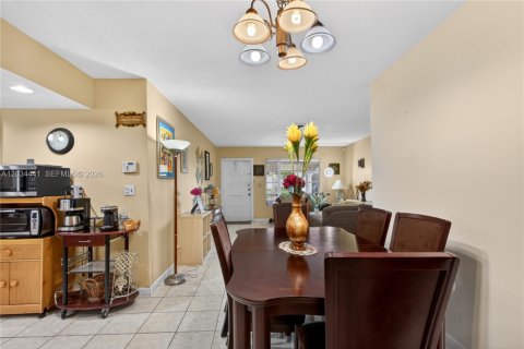 Casa en venta en Lauderdale Lakes, Florida, 2 dormitorios, 127.46 m2 № 2154594 - foto 13