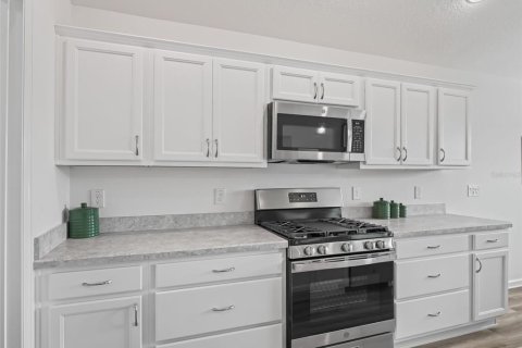 Casa en venta en The Villages, Florida, 3 dormitorios, 137.4 m2 № 1884653 - foto 13