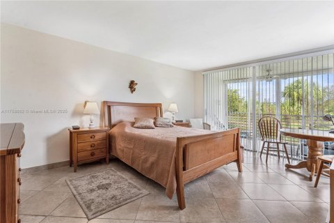 Condo in Pompano Beach, Florida, 3 bedrooms  № 1739912 - photo 15