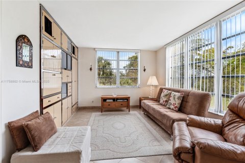 Condo in Pompano Beach, Florida, 3 bedrooms  № 1739912 - photo 20